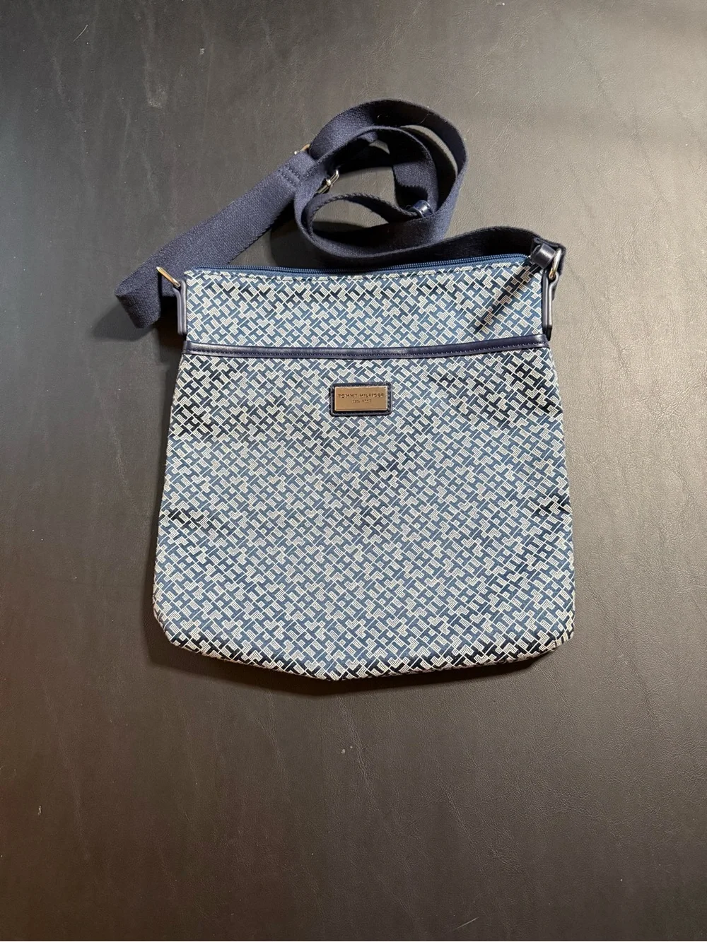 Tommy Hilfiger Crossbody Bag in Navy and White